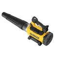 DEWALT DCMBL777N-XJ 54V XR nagy teljesítményű lombfújó akku és töltő nélkül.