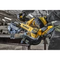 DEWALT DCS378N-XJ 18V akkumulátoros szalagfűrész akku és nélkül, 83 mm-es vágás szélességgel.